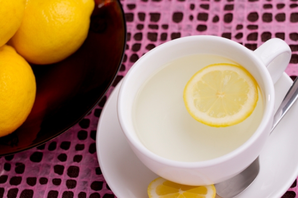 Cup-Of-Hot-Water-And-Lemon-Slice.jpg